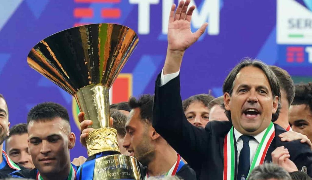 Simone Inzaghi festeggia lo Scudetto - Foto Lapresse - Interdipendenza.net