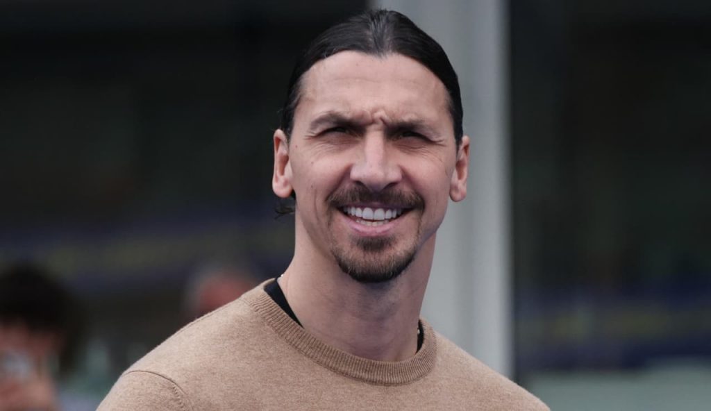 Zlatan Ibrahimovic a bordo campo - Foto ANSA - Interdipendenza.net