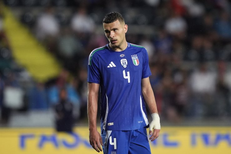 Alessandro Buongiorno con la maglia della Nazionale italiana - foto LaPresse - Interdipendenza.com