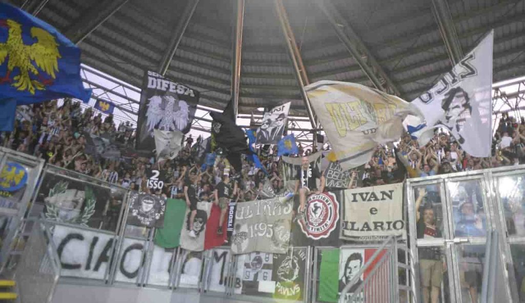 I tifosi dell'Udinese - Foto Lapresse - Interdipendenza.net