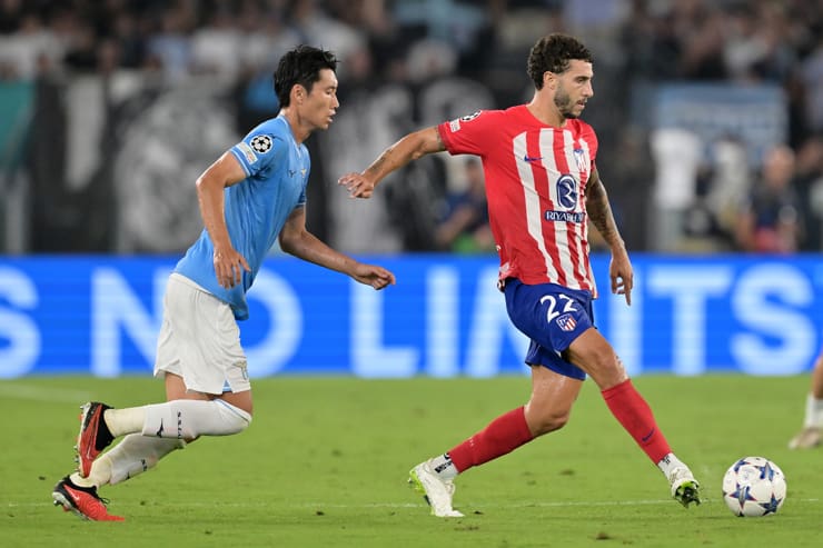 Mario Hermoso in campo con la maglia dell'Atletico Madrid - Foto Lapresse - Interdipendenza.net