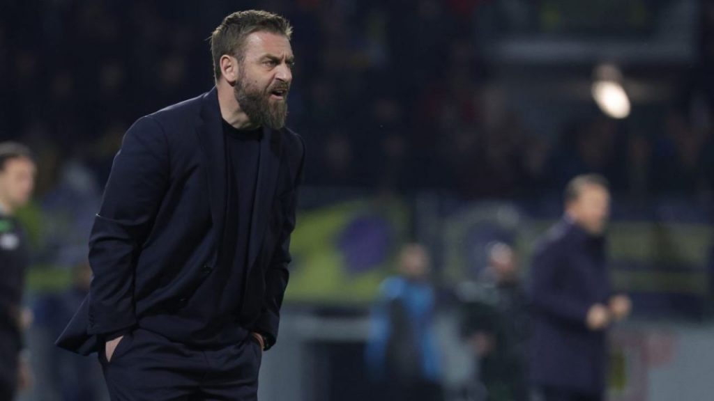 Daniele De Rossi incita i suoi calciatori in campo – foto LaPresse JMania.it - Interdipendenza.net