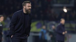 Daniele De Rossi incita i suoi calciatori in campo – foto LaPresse JMania.it - Interdipendenza.net