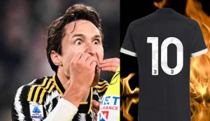 Federico Chiesa su tutte le furie in campo – Foto LaPresse + sito ufficiale della Juventus JMania.it - Interdipendenza.net