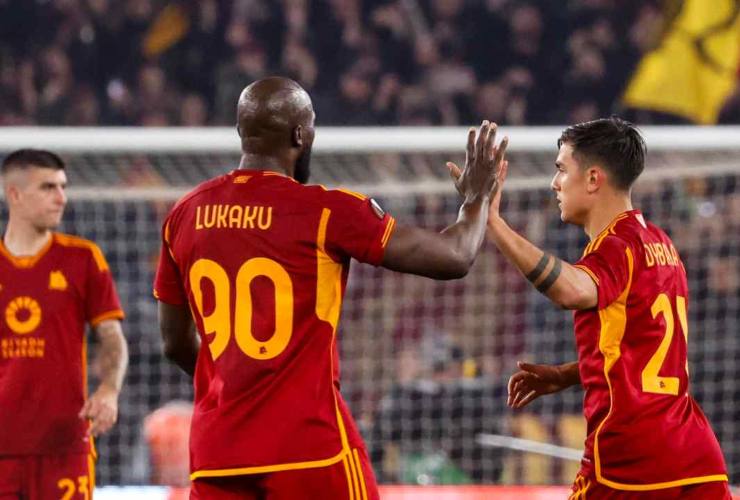 Romelu Lukaku con Dybala in campo con la Roma - foto ANSA JMania.it - Interdipendenza.net