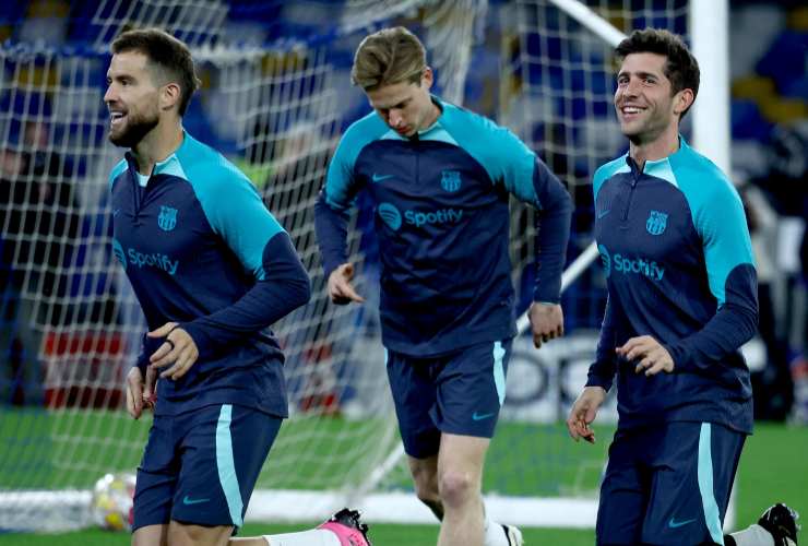 Sergi Roberto durante il riscaldamento prematch con i compagni - foto LaPresse - Interdipendenza.net