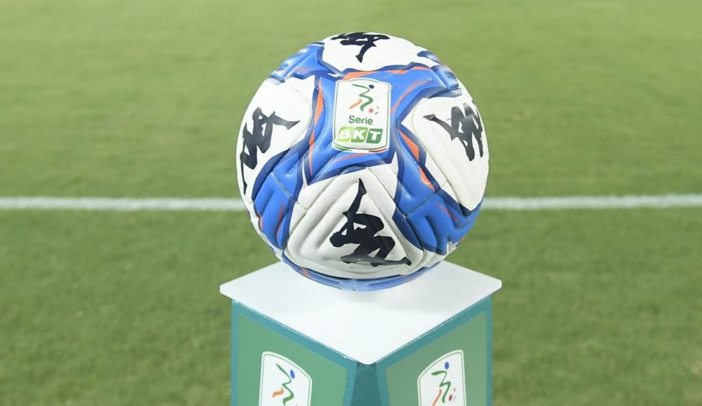 Il pallone della serie B - Foto Lapresse - Interdipendenza.net