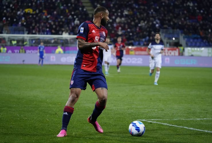 Joao Pedro in campo con la maglia del Cagliari - Foto Lapresse - Interdipendenza.net