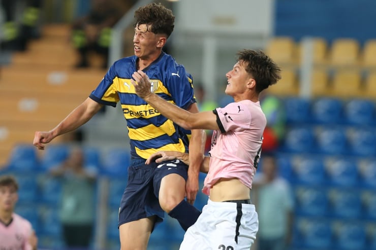 Kowalski in campo con la maglia del Parma - Foto Lapresse - Interdipendenza.net