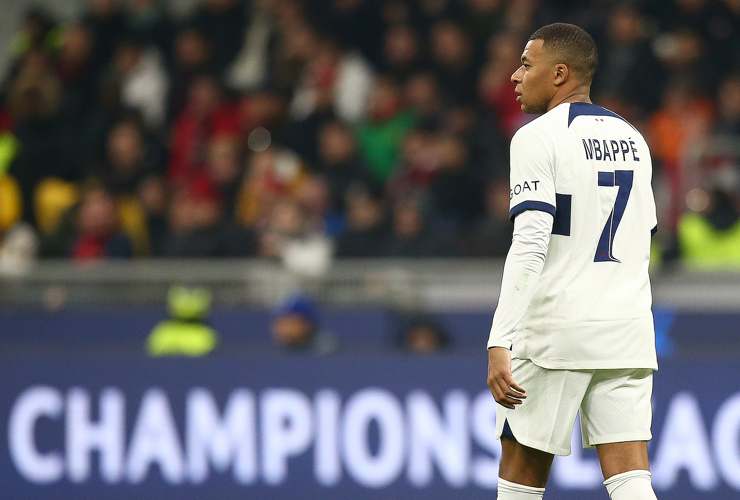 Kylian Mbappe in campo con la maglia del Psg - Foto Lapresse - Interdipendenza.net