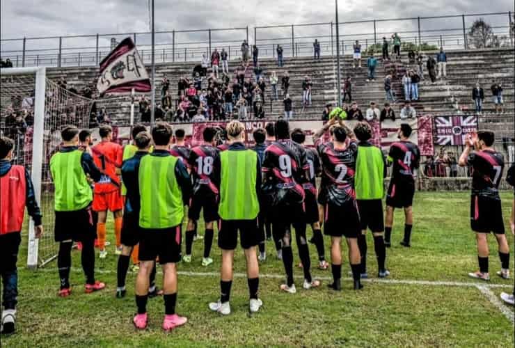 L'Alma Juventus Fano sotto la curva dei tifosi - Foto dal profilo Instagram del club - Interdipendenza.net