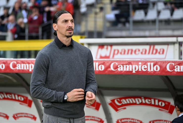 Zlatan Ibrahimovic a bordo campo - Foto Lapresse - Interdipendenza.net