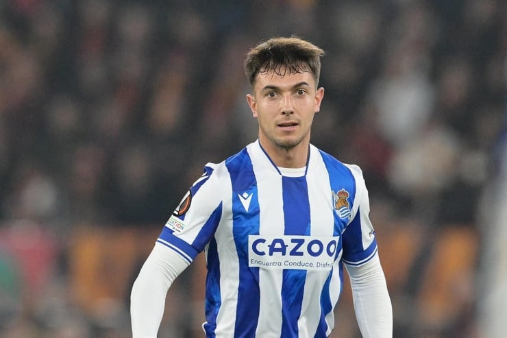 Zubimendi in campo con la maglia della Real sociedad - Foto Lapresse - Interdipendenza.net.