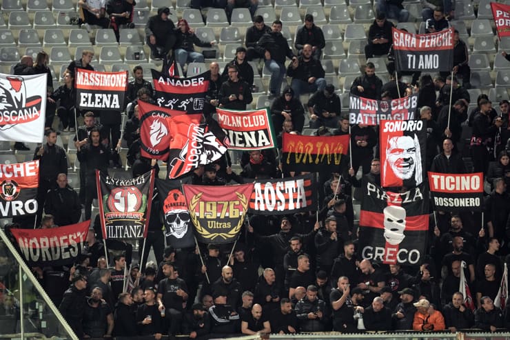 I tifosi del Milan a Firenze - Foto Lapresse - Interdipendenza.net