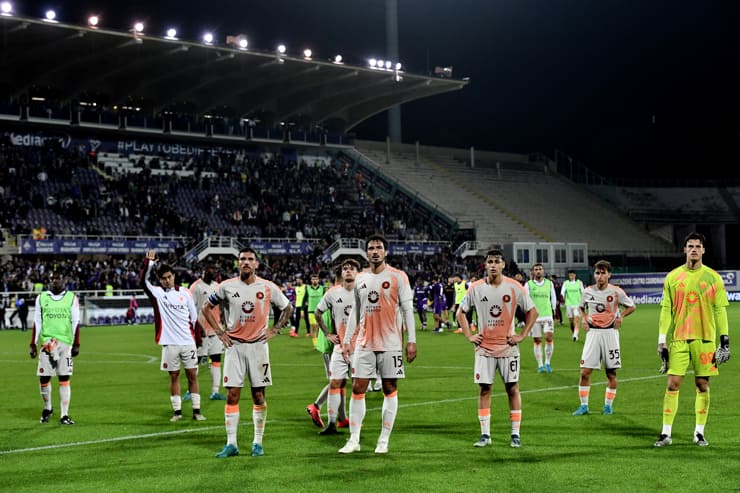 La Roma al termine della partita di Firenze - Foto Lapresse - Interdipendenza.net