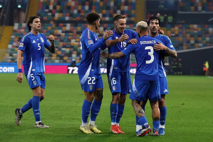 La Nazionale italiana festeggia un goal - Foto Lapresse - Interdipendenza.net