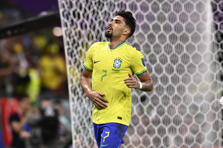 Lucas Paqueta in campo con la maglia del Brasile - Foto Lapresse - Interdipendenza.net