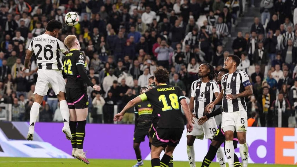 Un match di Champions League - Foto Lapresse - Interdipendenza.net