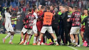 Una rissa in serie A - Foto Lapresse - Interdipendenza.net