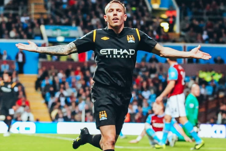 Craig Bellamy festeggia una rete - Foto dal profilo Instagram del Manchester City - Interdipendenza.net