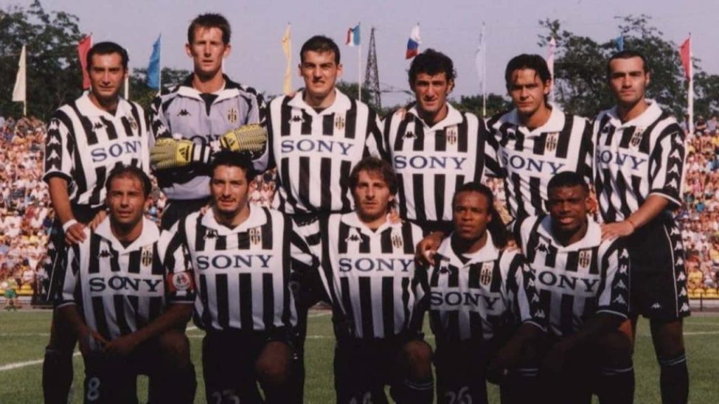 La Juventus alla fine degli anni '90 - Foto Instagram - Interdipendenza.net