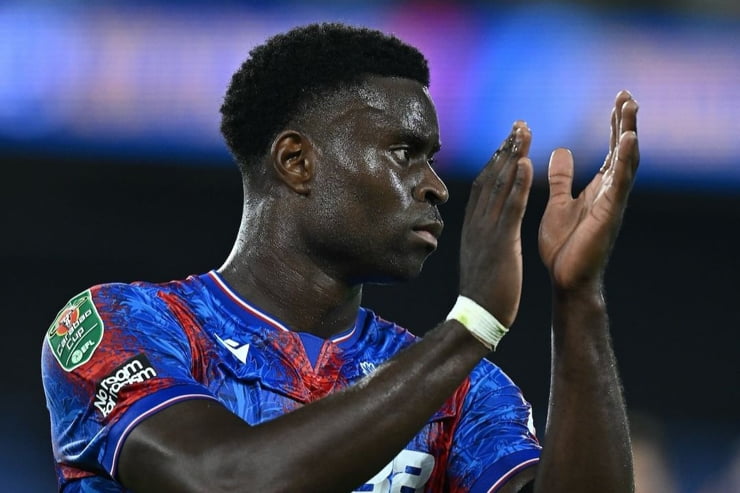 Marc Guehi in campo con la maglia del Crystal Palace - Foto Lapresse - Interdipendenza.net