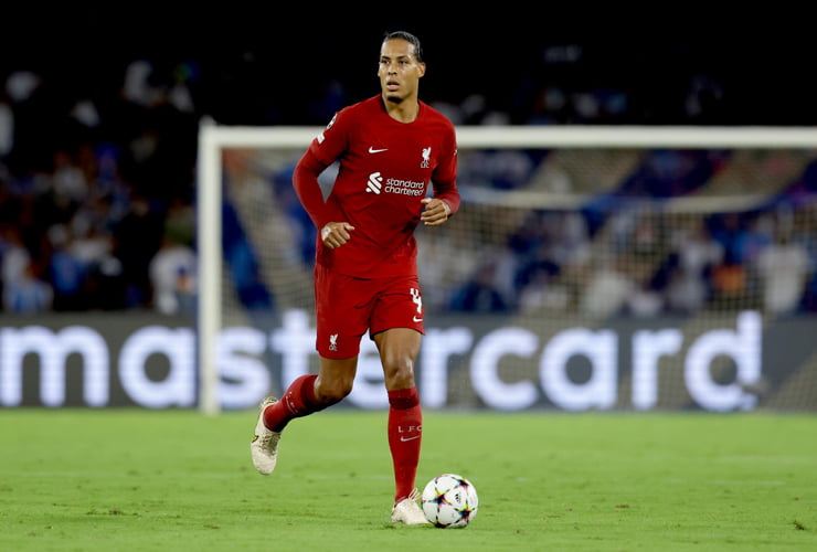 Van Dijk in campo con la maglia del Liverpool - Foto Lapresse - Interdipendenza.net