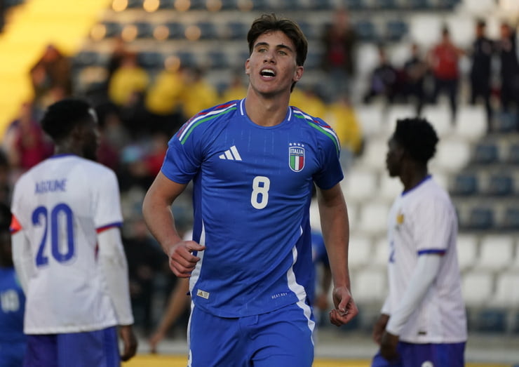 Cesare Casadei in campo con la maglia dell'Under 21 azzurra - Foto Lapresse - Interdipendenza.net