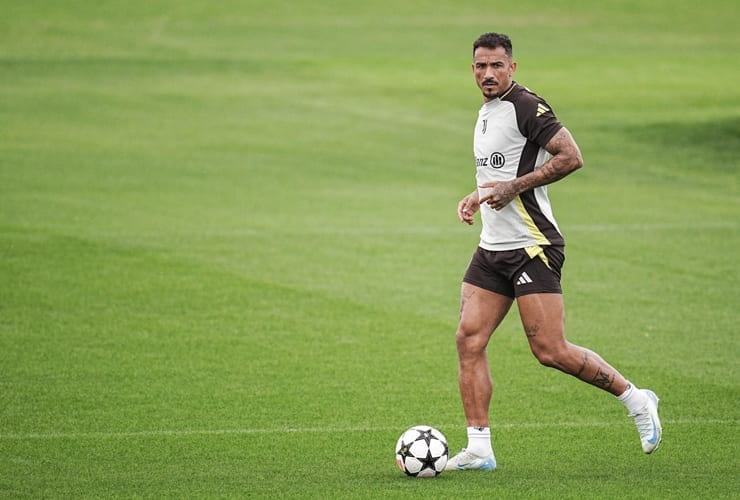 Danilo durante un recente allenamento - Foto Lapresse - Interdipendenza.net