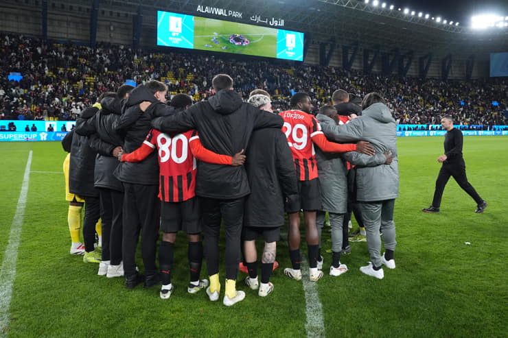 Il Milan festeggia la vittoria contro la Juventus - Foto Lapresse - Interdipendenza.net