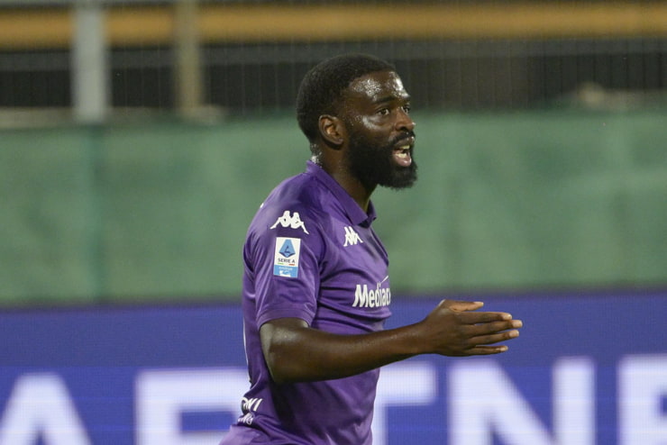 Jonathan Ikoné in campo con la maglia della Fiorentina - Foto Lapresse - Interdipendenza.net