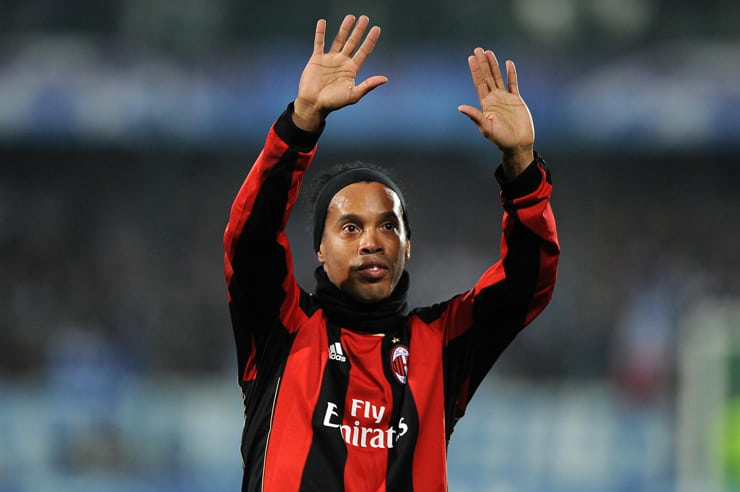 Ronaldinho con la maglia del Milan - Foto Lapresse - Interdipendenza.net