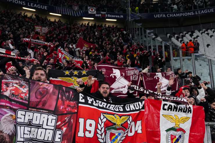 I tifosi del Benfica - Foto Lapresse - Interdipendenza.net