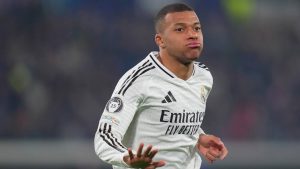 Mbappè in campo con la maglia del Real Madrid - Foto Lapresse - Interdipendenza.net