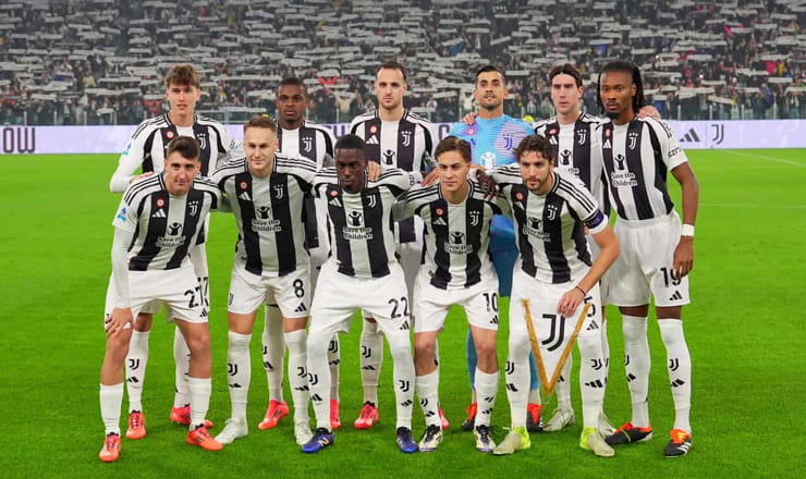 La Juventus in una recente partita - Foto Lapresse - Interdipendenza.net